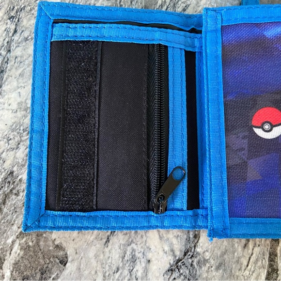 Pokemon Wallet - Picture 5 of 11